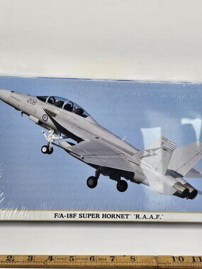 SEALED Hasegawa F/A-18F Super Hornet RAAF Limited Edition Model Kit 01986